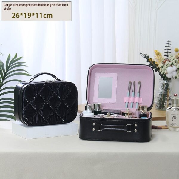 Minimalist Diamond-Quilted Makeup Case With Mirror