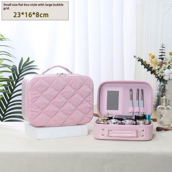 Minimalist Diamond-Quilted Makeup Case With Mirror