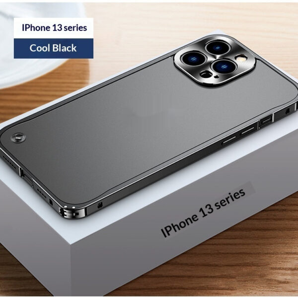 Magnetic Metal-frame Lens Case With Frosted Transparent Design And Seahorse Clasp For Phones