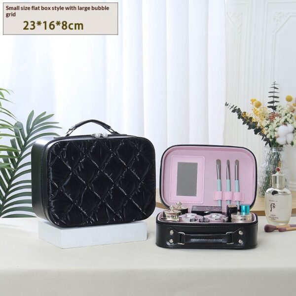 Minimalist Diamond-Quilted Makeup Case With Mirror